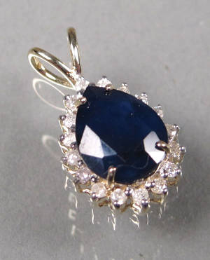 Safir- og diamantvedhæng