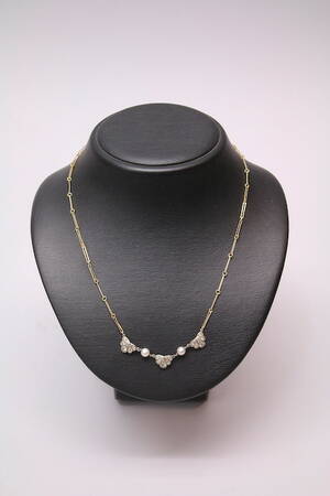 Halsband
