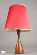 Tischlampe aus Teak. 1960er Jahre. 