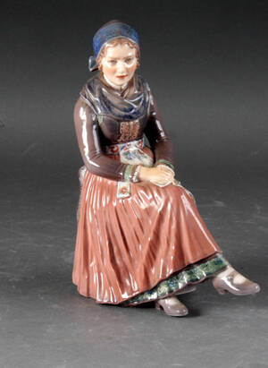 Dahl Jensen. Amagerpige, figur nr. 1110, 1. sort 
