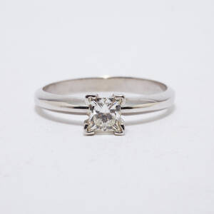 Ring 14 k vitguld diamant