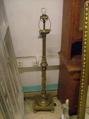 Golvlampfot