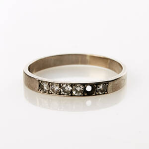 Ring 18 k vitguld med diamanter