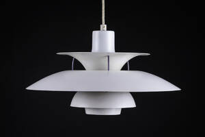 Poul Henningsen. PH5 plus pendel