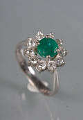 Smaragd- og diamantring ca. 0,70 ct.