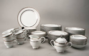 Daneline Kaffe- og spisestel. 76