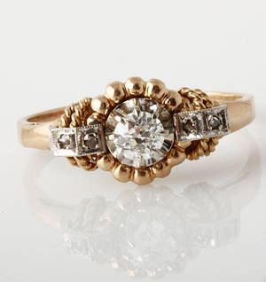 Fransk solitaire diamatring på ca. 0.30 ct. 1900tallets førstehalvdel.