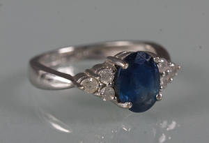 Safir- og diamantring