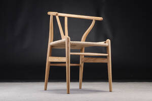 Hans J. Wegner. Y-stol af egetræ 