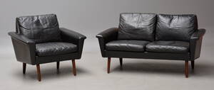 Dansk møbelproducent. To-pers. sofa og lænestol, sort skind 2