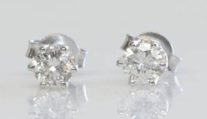 Par brillantørestikker, ca. 0.50 ct. 2