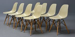 Charles Eames. Sæt på otte skalstole, model DSW 8  