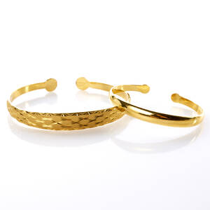 Armringar 2 st 18 k guld 