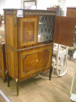 Barskåp, Louis XVI-stil