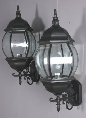 Par udendørs væglanterner, sorte. 2