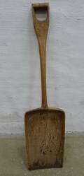 Spade trä H34