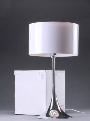 Bordlamper, Frandsen lighting, model Trombone 2