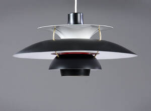 Poul Henningsen. PH5 pendel med senere matsortlakering