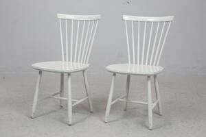 STOLAR, ett par, vitmålade, 1960-tal