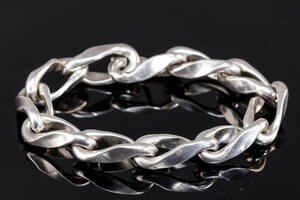 Kraftig armlænke i sølv 74 gr. 