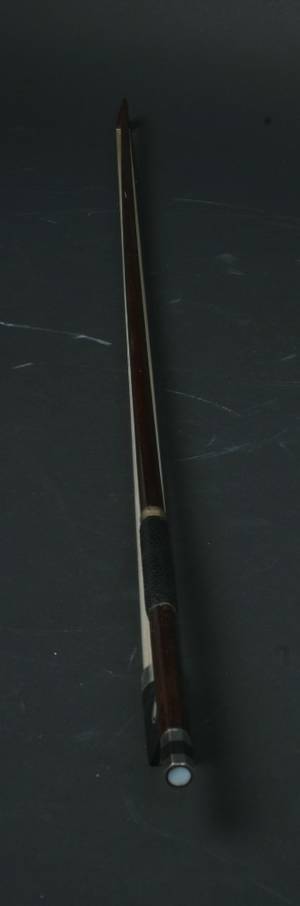 Violinbue brændemærket Joseph Strötz, vægt 65gram