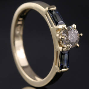 Safir og brillant ring.