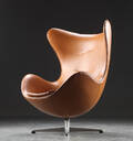 Arne Jacobsen. Ægget lænestol, cognacfarvet læder  Denne vare er sat til omsalg under nyt varenummer 4575417