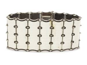 ARMBAND
