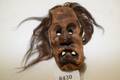 Mask i trä, H 23 cm