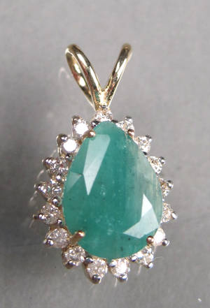 Smaragd- og brillantvedhæng