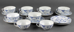 Royal Copenhagen Porcelæn. Musselmalet halvblonde service 16 