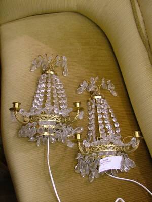 Vägglystrar, Ett par