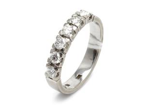 RIng, med diamanter