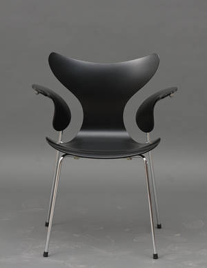 Arne Jacobsen 1901 - 1971. Mågen. Armstol.