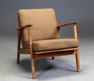 Dansk Møbelproducent. Lænestol af teak.