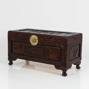 KAMFERKISTA troligen Kina, 1900-tal