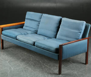 Hans Olsen. Tre-pers. sofa, uld og palisander 