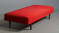 Daybed med rødt uld