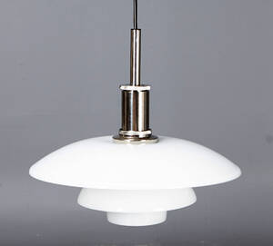 Poul Henningsen, taklampa PH 4½-4, opalglas Denna vara har satts till omförsäljning under nytt varunummer4379424