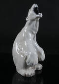 Royal Copenhagen, figur i form af isbjørn, nr. 502, 2. sort. 