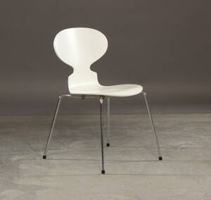 Arne Jacobsen, Myren, hvidlakeret Denne vare er sat til omsalg under nyt varenummer 4172075