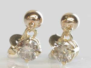 Par brillantørestikker, ca. 0.94 ct. 2