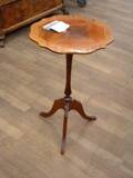Pelarbord, Mahogny