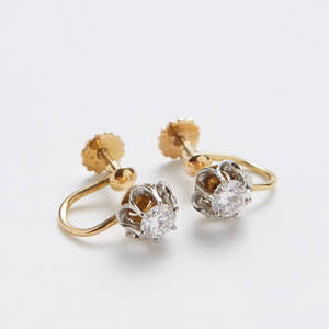 Örhängen 1 par 18 k guld diamanter