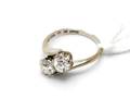 Ring i vitguld