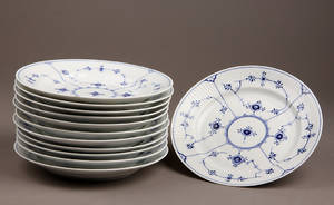 Kgl. Porcelæn. Musselmalet riflet. 12