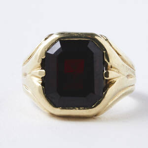 Ring 23 k guld med pyropgranat