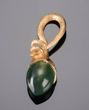 Ole Lynggaard, Spire Lotus grønt serpentin vedhæng