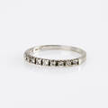 Ring 18 k vitguld med diamanter