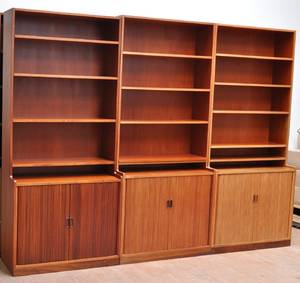 Dansk Møbelproducent.  Reol i mahogni med jalousi 3